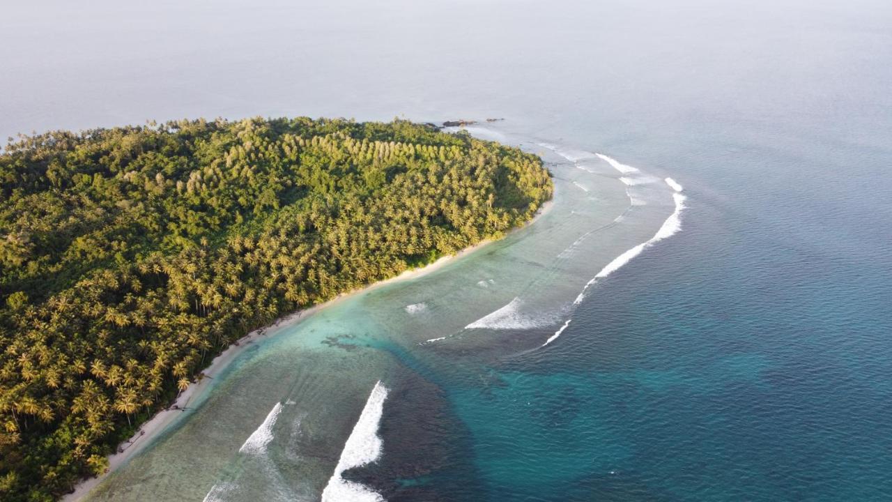 Pinang Island - Private Island Sea View Bungalows Singkil  Eksteriør billede