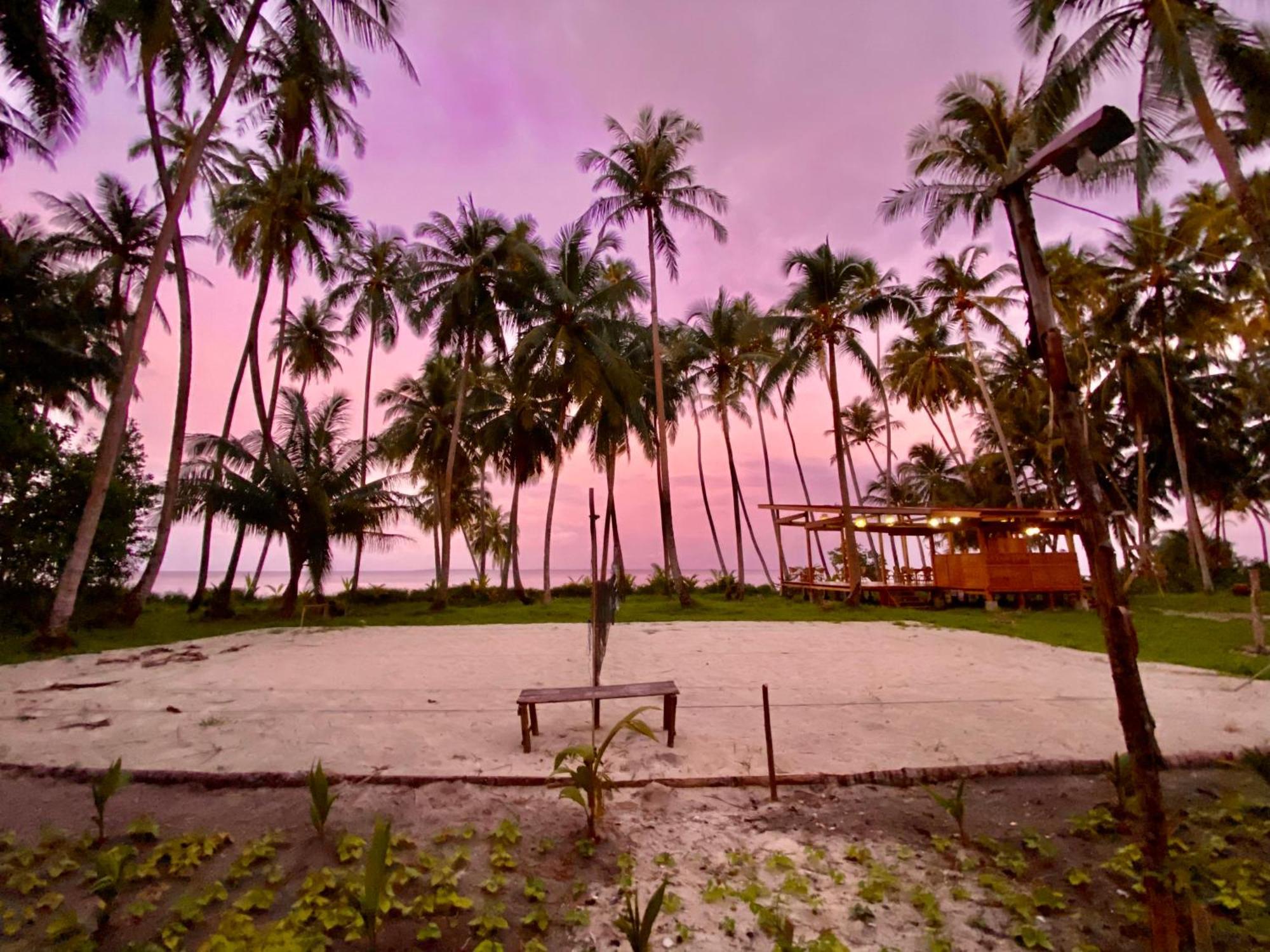Pinang Island - Private Island Sea View Bungalows Singkil  Eksteriør billede