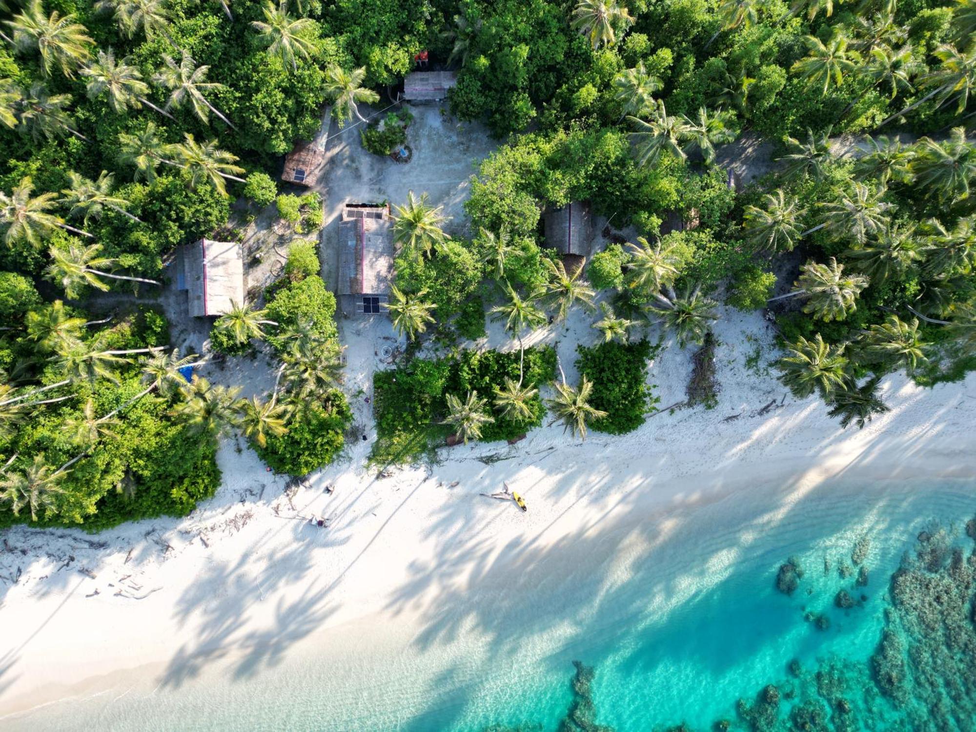 Pinang Island - Private Island Sea View Bungalows Singkil  Eksteriør billede