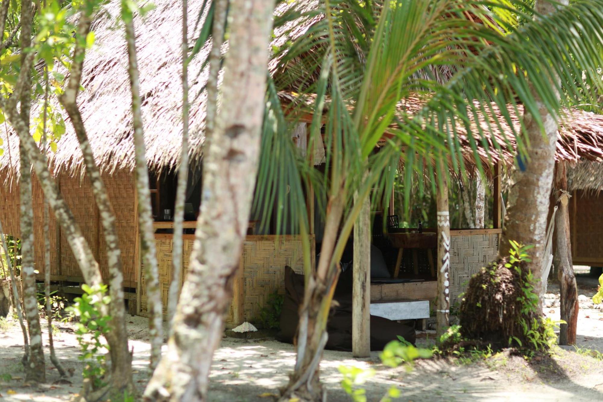 Pinang Island - Private Island Sea View Bungalows Singkil  Eksteriør billede