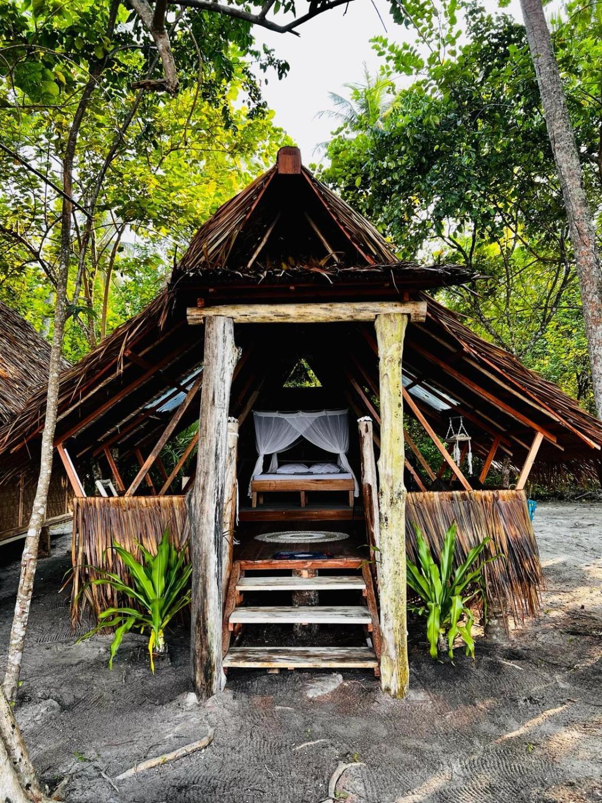 Pinang Island - Private Island Sea View Bungalows Singkil  Eksteriør billede