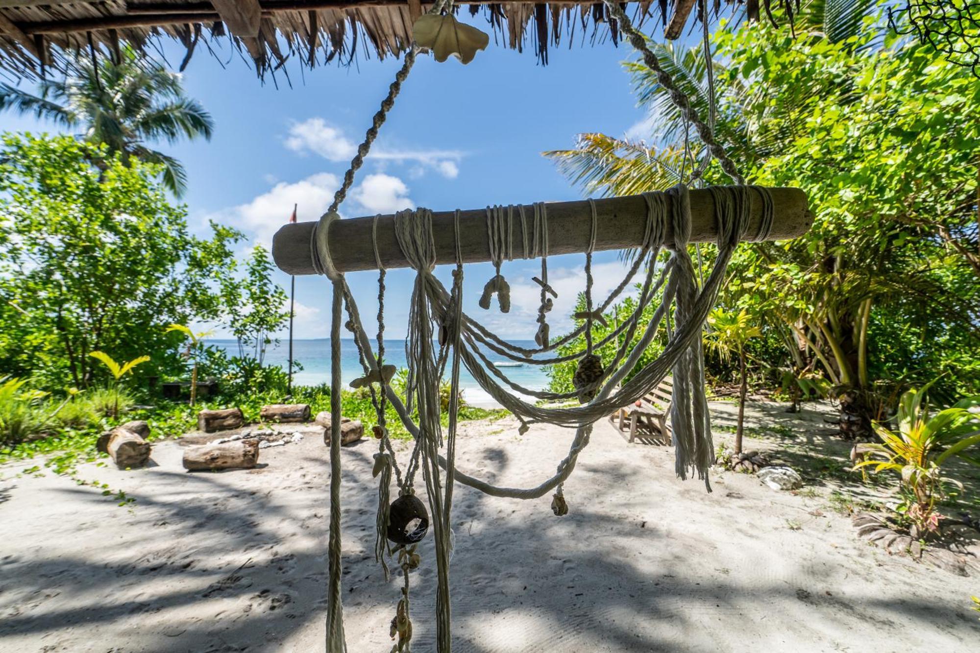 Pinang Island - Private Island Sea View Bungalows Singkil  Eksteriør billede