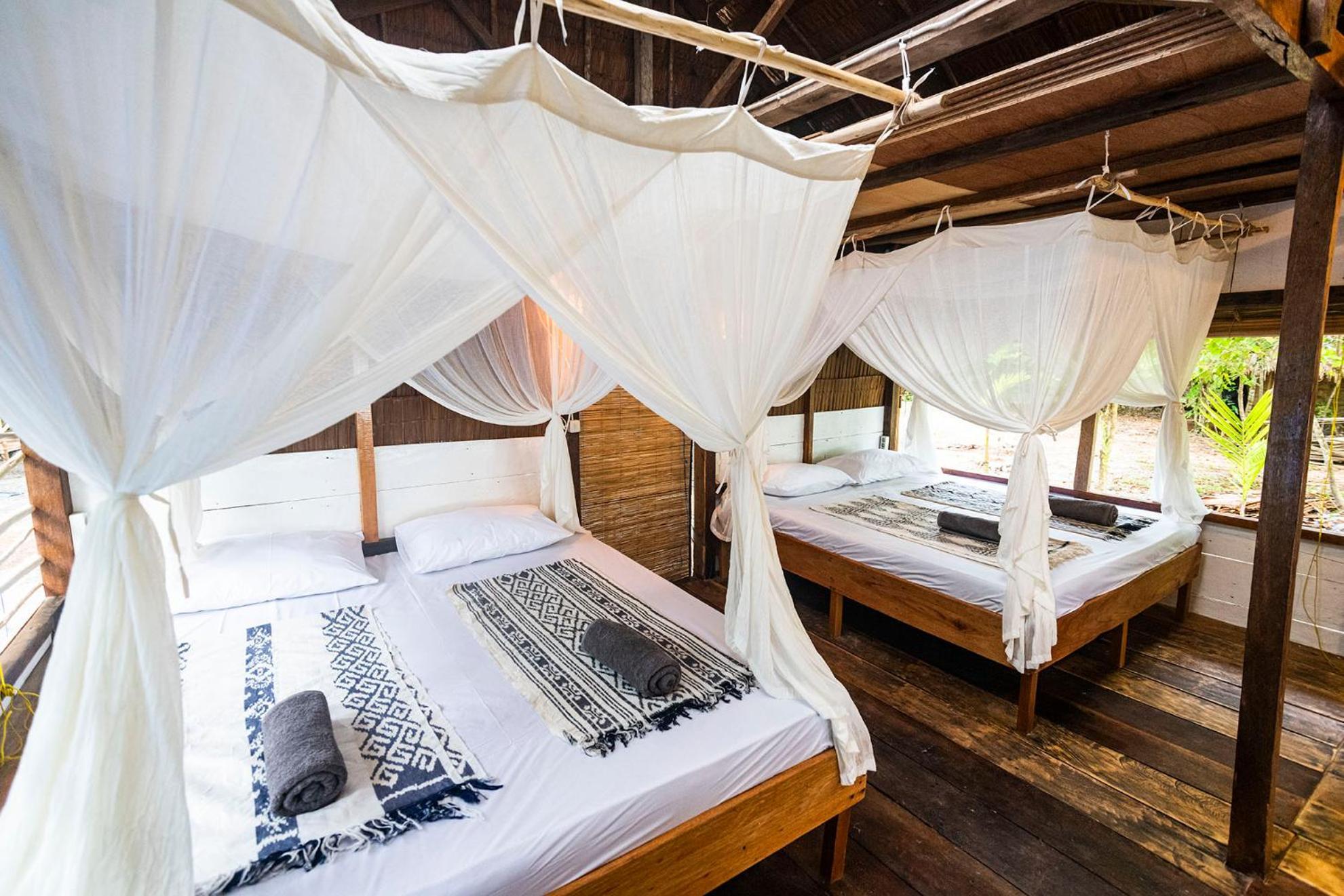 Pinang Island - Private Island Sea View Bungalows Singkil  Eksteriør billede